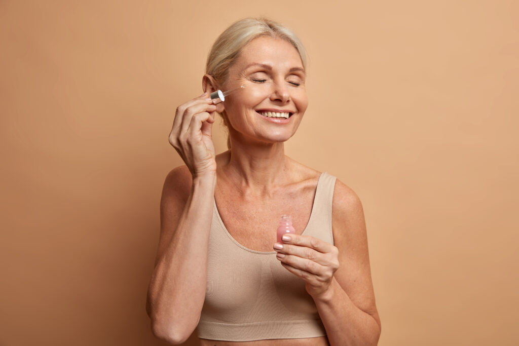 Verzorgend serum voor een stralende huid na de behandeling