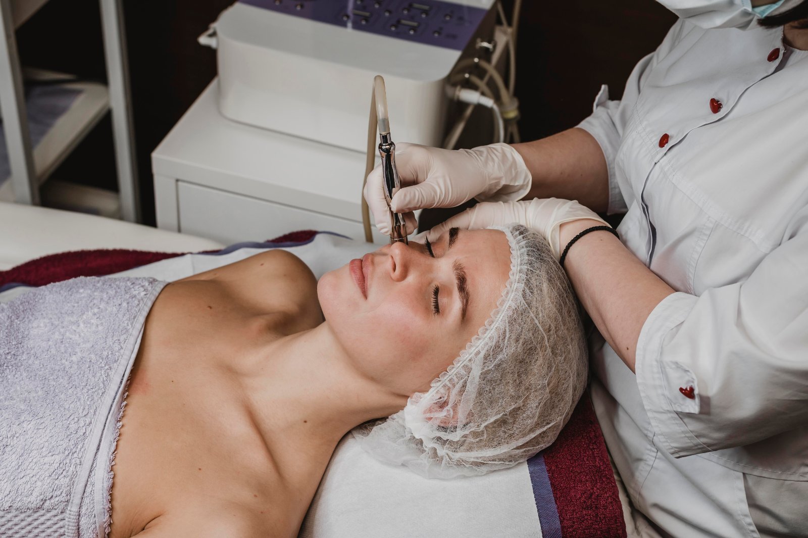 Acnebehandeling bij Huidtherapie van den Berg