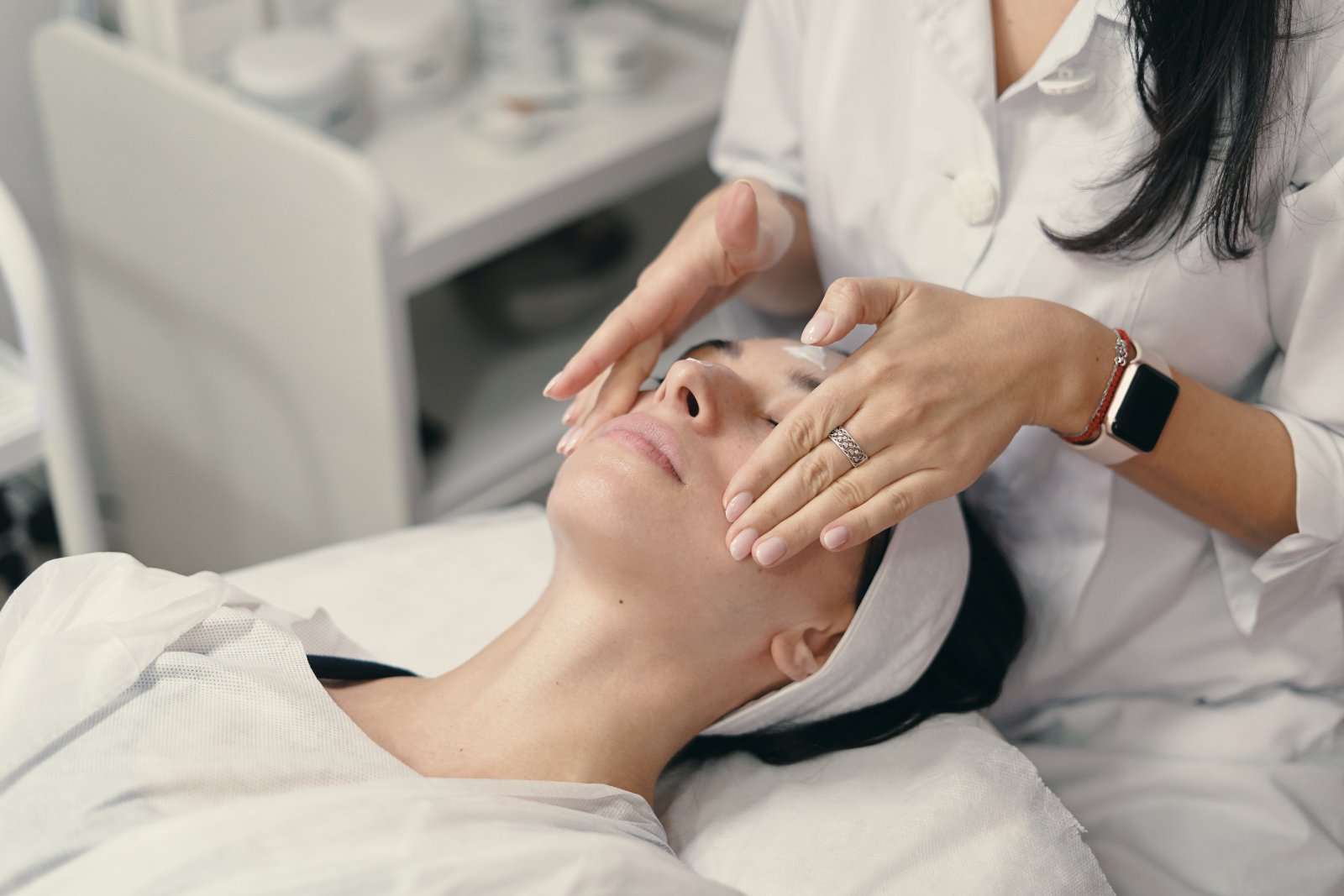 Facial Katwijk bij Huidtherapie van den Berg
