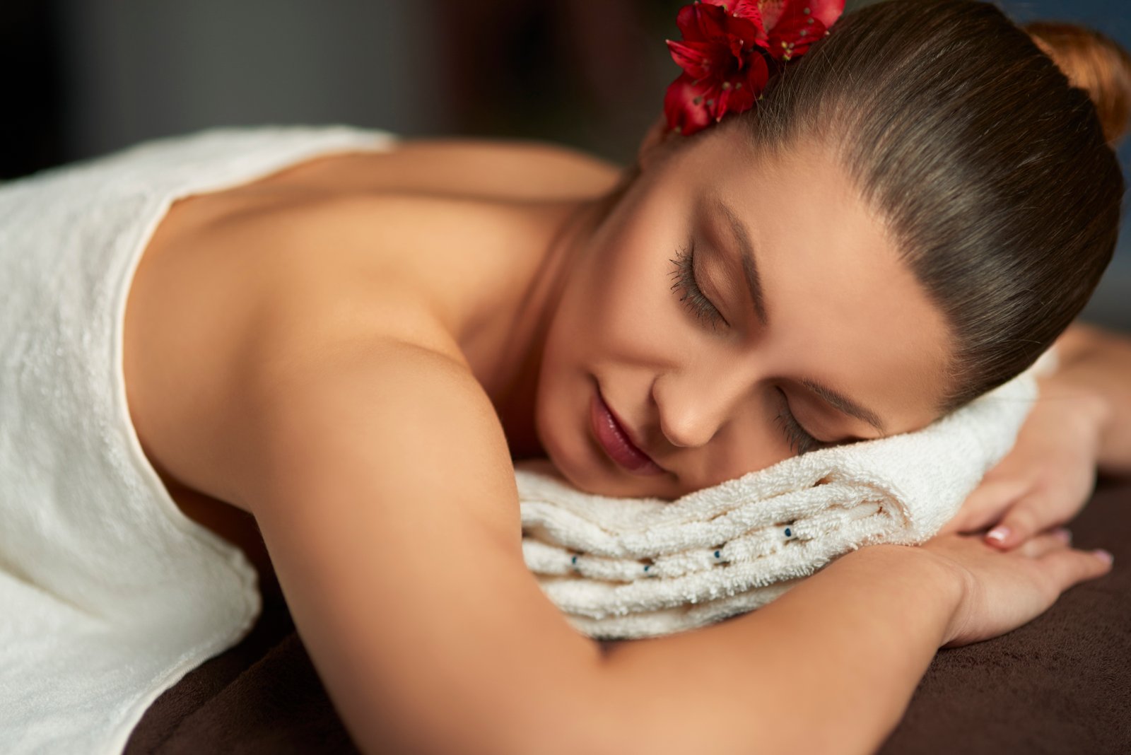 Ontspannen tijdens een kriebelmassage voor clienten uit Rotterdam