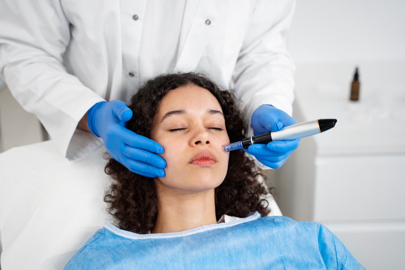 Microneedling Zoetermeer bij Huidtherapie van den Berg